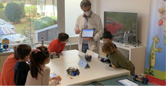 Atelier découverte de robotique offert avec Les Savants Fous à Larmor-Plage