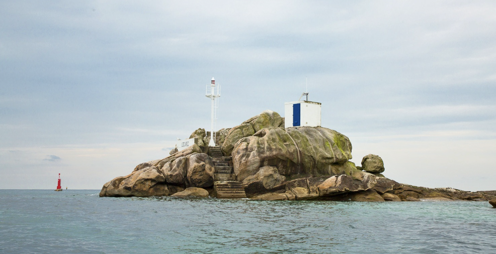 Phare de LOCAREC © Laetitia Scuiller 