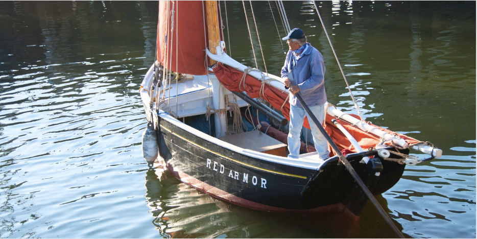 Initiation à la godille et aux savoir-faire des marins en famille au Port-Musée de Douarnenez