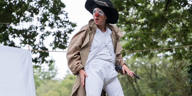 "À L'Ouest ! Western pour un clown clandestin", cirque dès 10 ans, La Maison du Théâtre, Brest