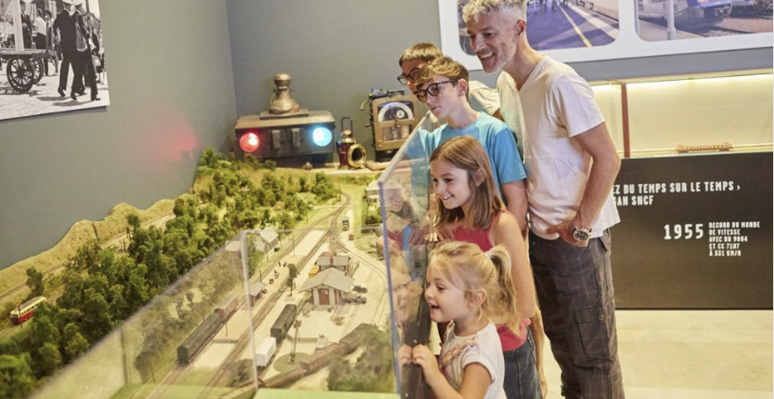 Visite ludique en famille au musée de la gare de Guiscriff