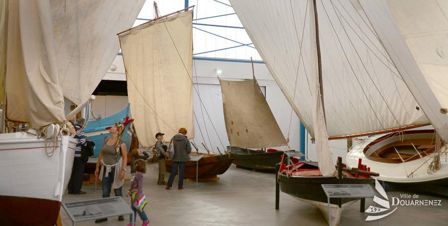 Visite en famille durant l'été au Port Musée de Douarnenez : musée à quai, bateaux à flot et animations enfants