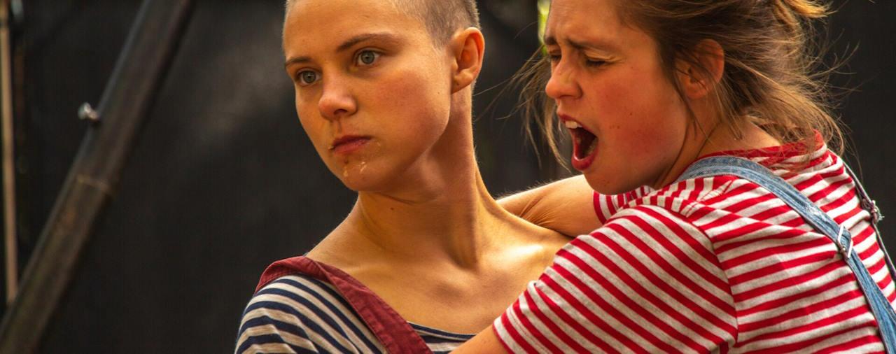 La Pomme - spectacle de cirque dès 5 ans au Manoir de Kernault - Mellac