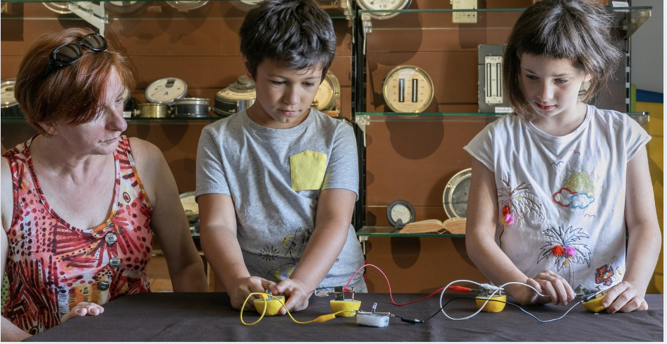 Visite guidée de l'Electrothèque de Guerlédan à Saint-Aignan