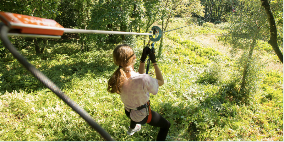 Le Fun Park accrobranche de Dirinon vous accueille en famille