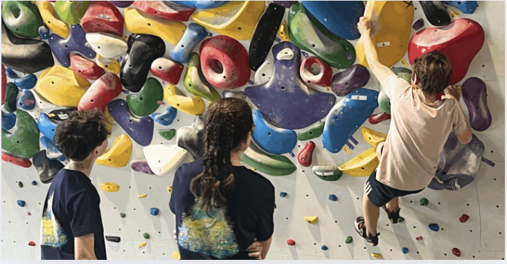 Ouverture des inscriptions aux cours escalade enfants et ados à Lorient et Vannes !
