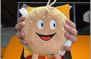 Pêche au Burger au Jump Session Vannes : une animation fun pour les enfants pendant les vacances ! 