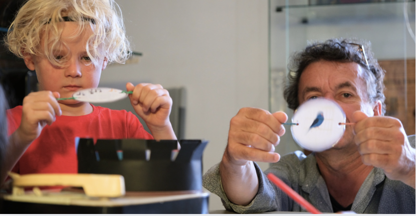 Les animations des vacances d'hiver en famille à l'électrothèque de Guerlédan