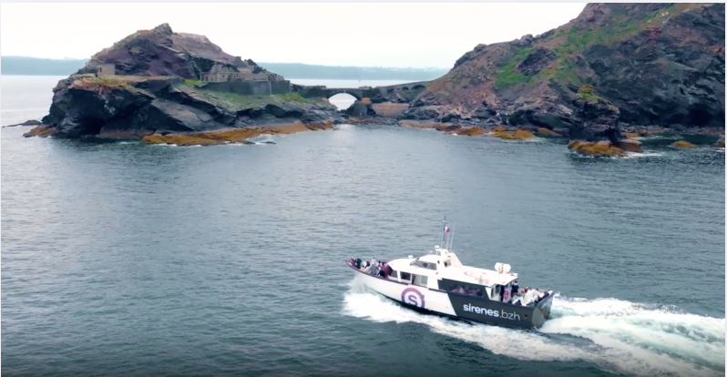 Balade en mer à Camaret-sur-Mer : découvrez les fortifications de la Pointe des Espagnols en famille