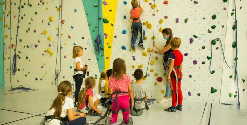 CLIMB UP BREST : escalade enfants et ados 