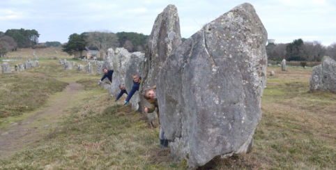 Se promener dans les alignements de Carnac